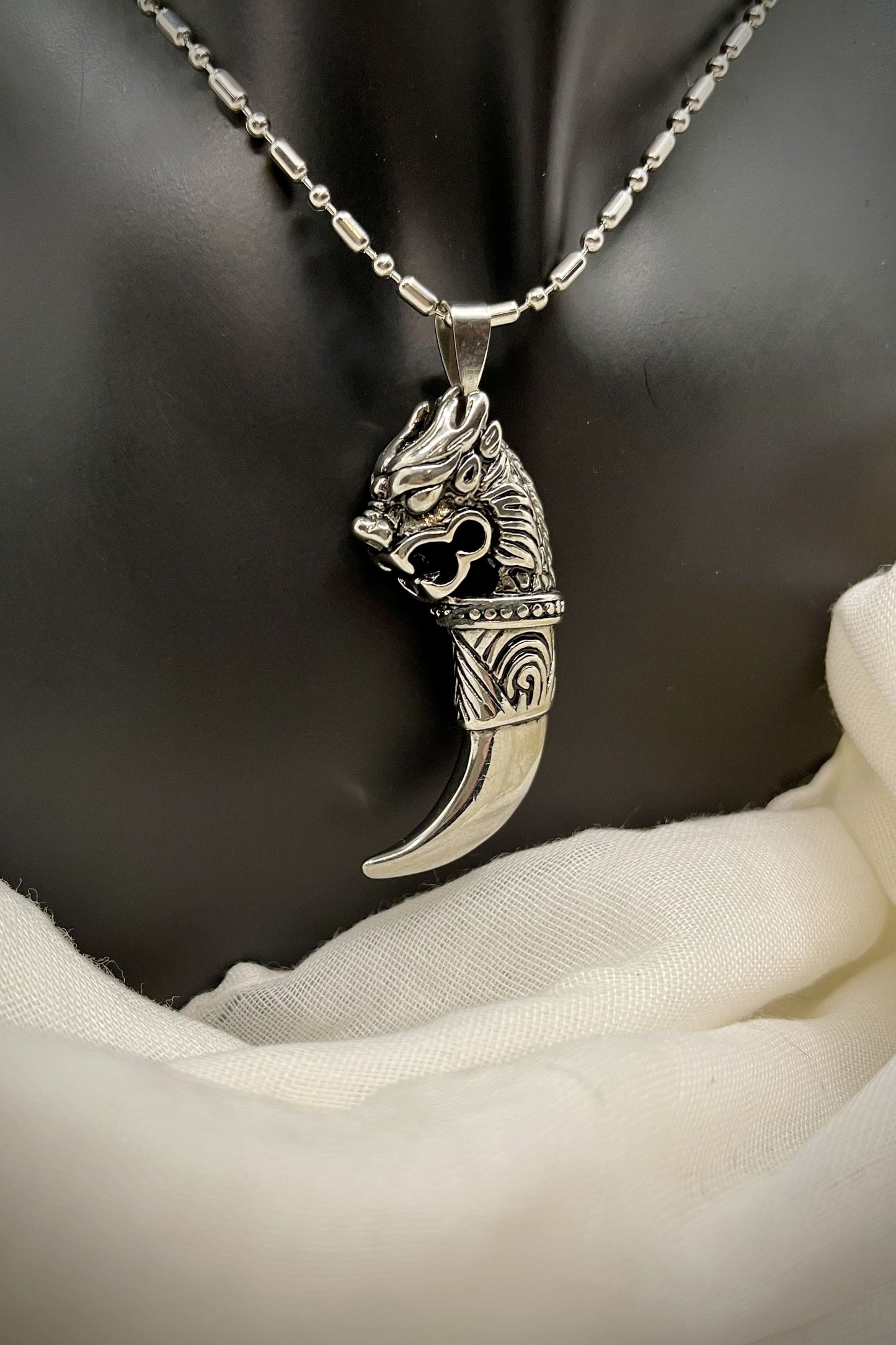 Halskette-kettenanhänger