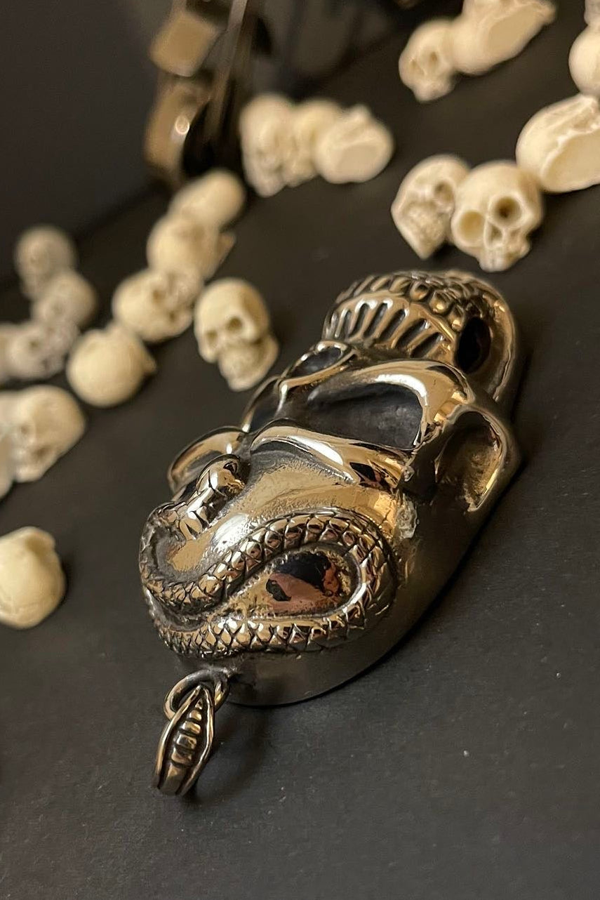 totenkopf kettenanhänger mit schlange edelstahl 