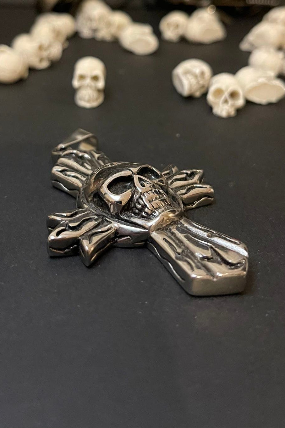 kreuzkettenanhänger mit totenkopf edelstahl