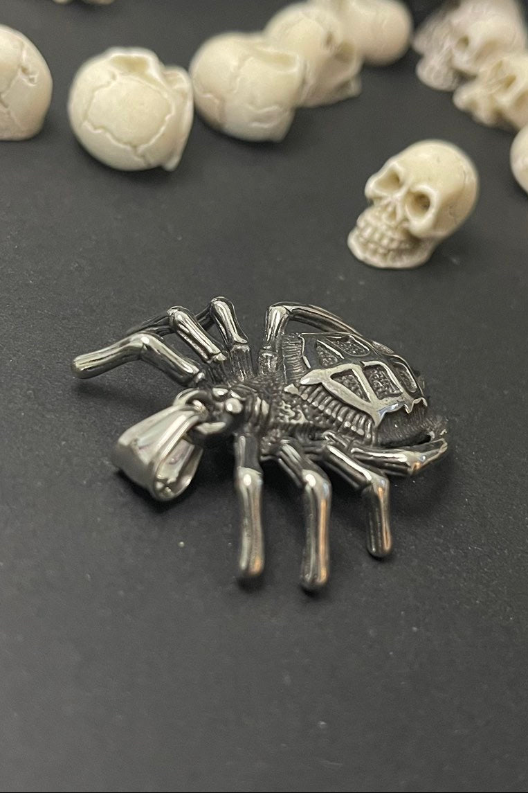  Spinnenanhänger aus Edelstahl 