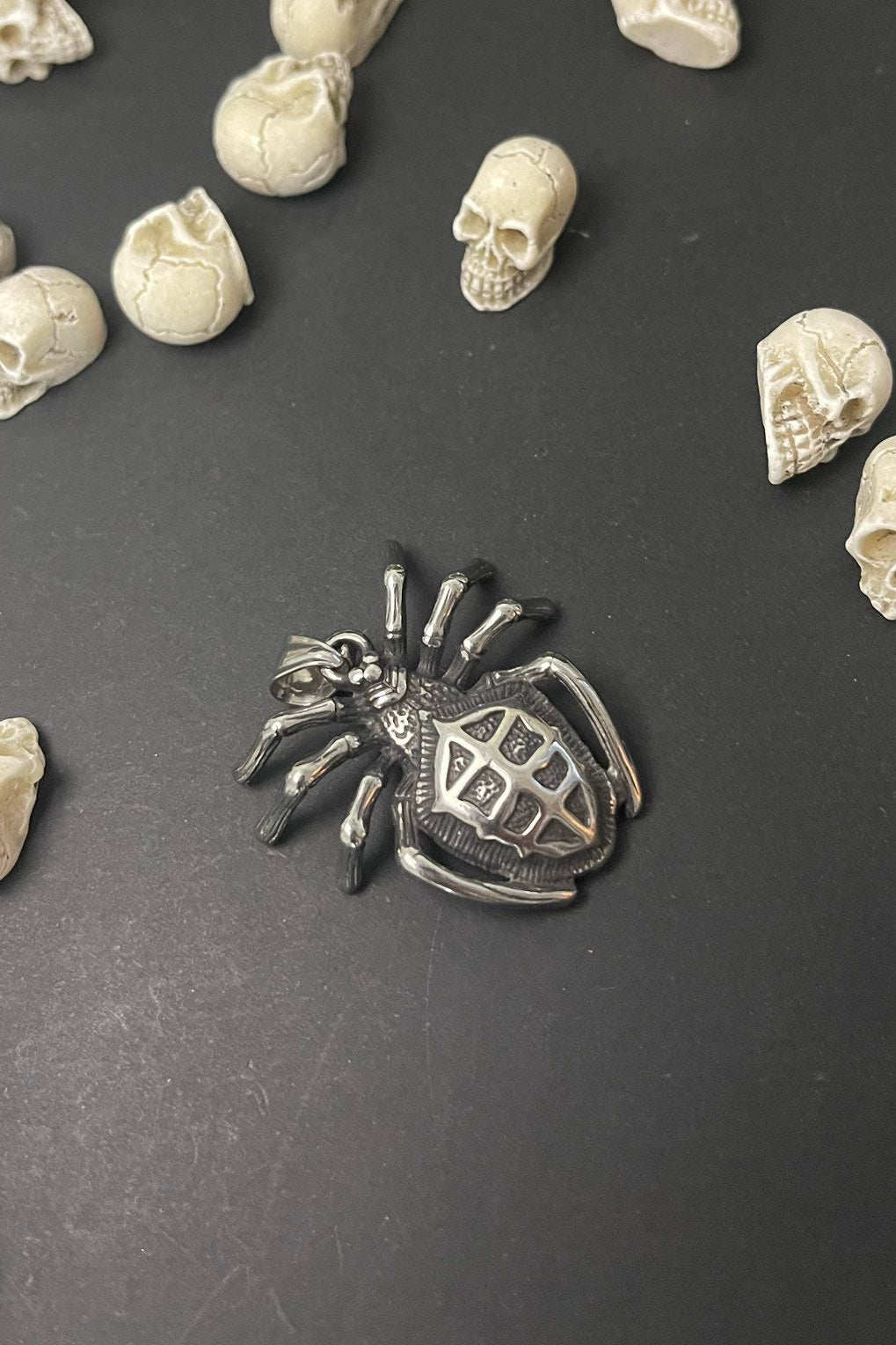  Spinnenanhänger aus Edelstahl 