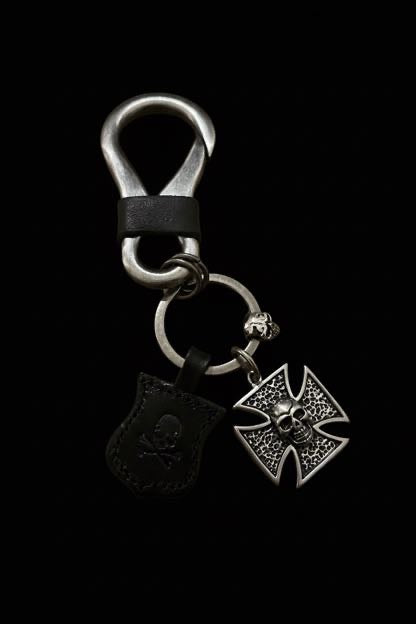 Schlüsselanhänger aus Edelstahl – Kolben oder Eisernes Kreuz
